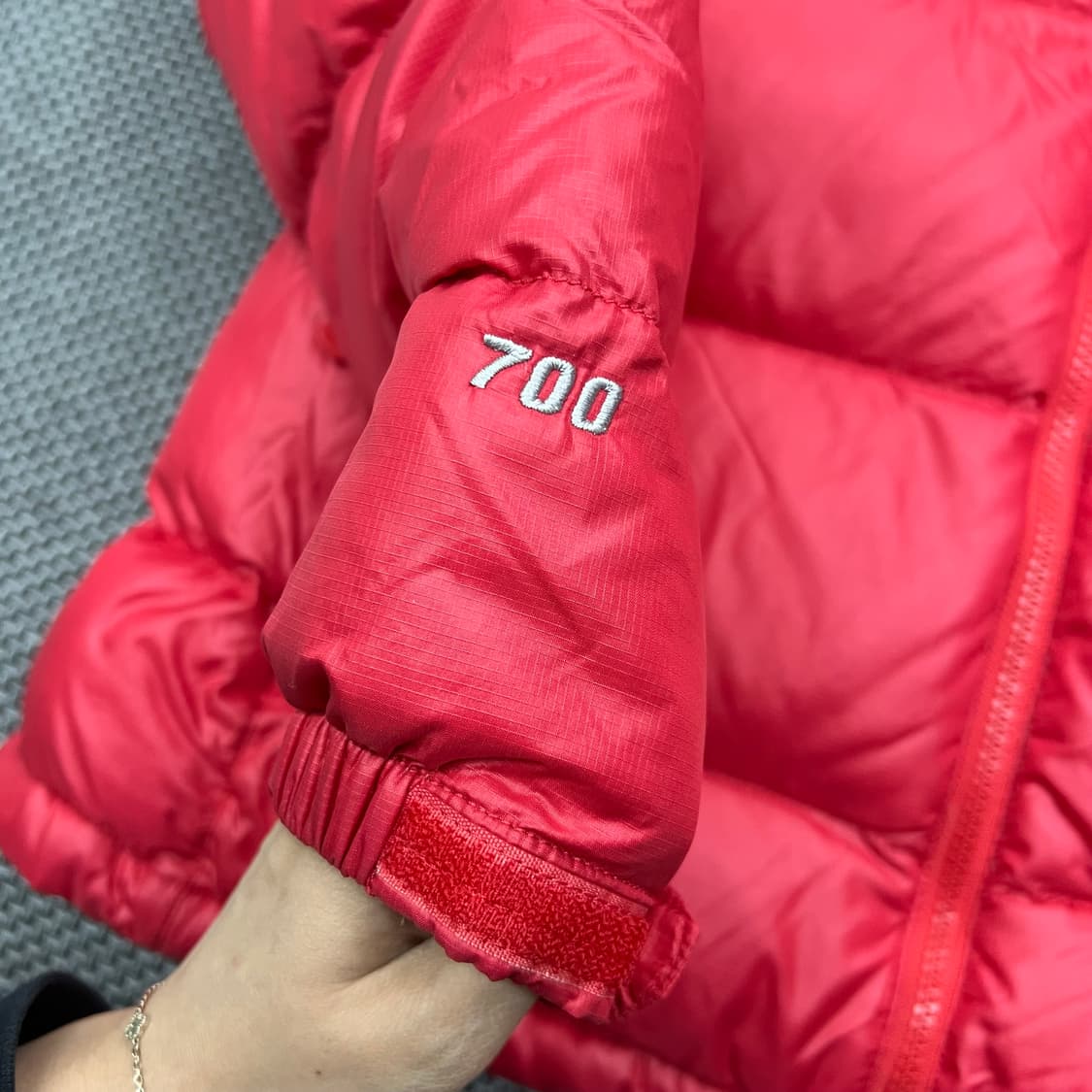 노스페이스 체리레드 눕시 700 패딩 상품이미지3