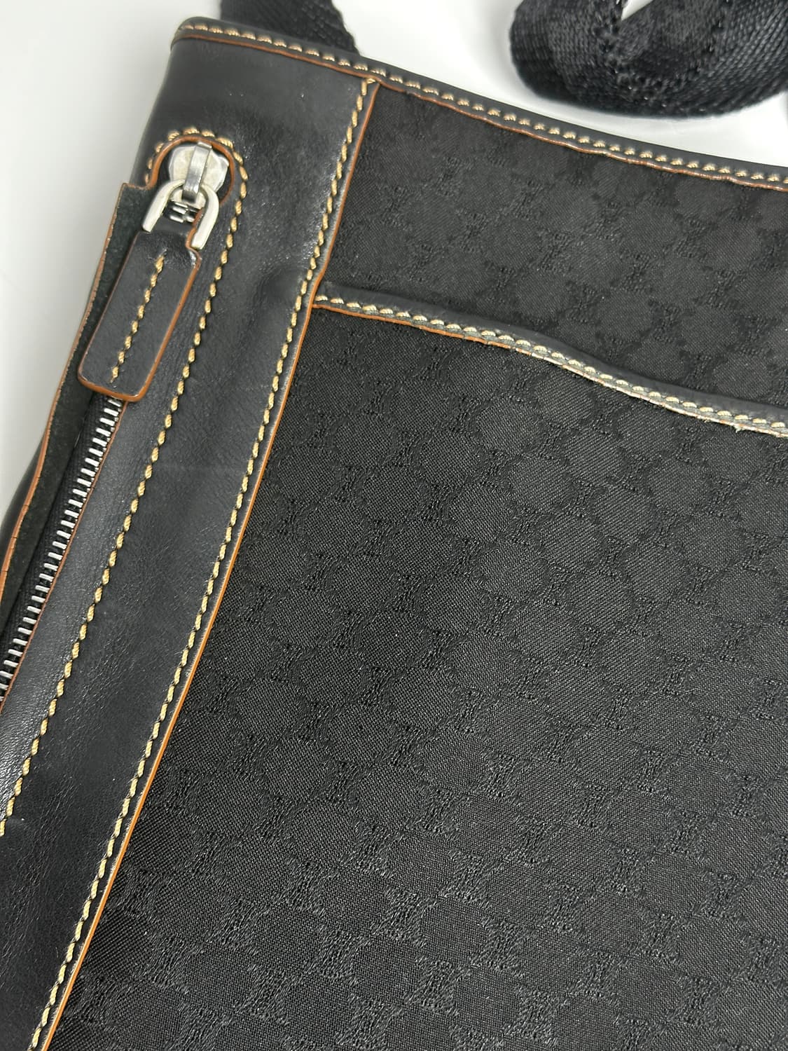 셀린느 블랙 자카드 크로스백 상품이미지3