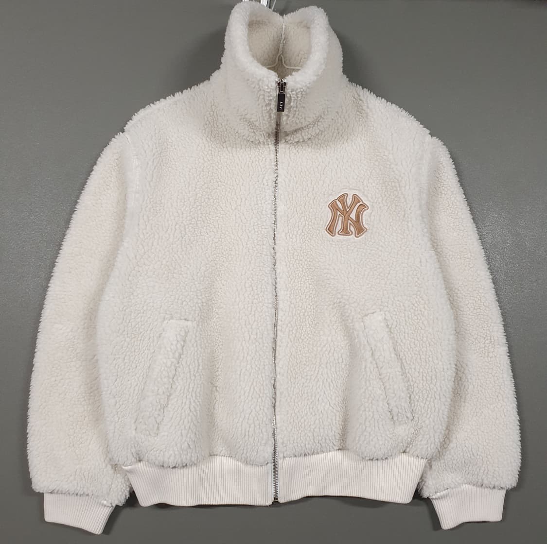 MLB 신형 뉴욕 양키즈 양털 후리스 하이넥 점퍼 자켓 아이보리 여성 S 상품이미지3