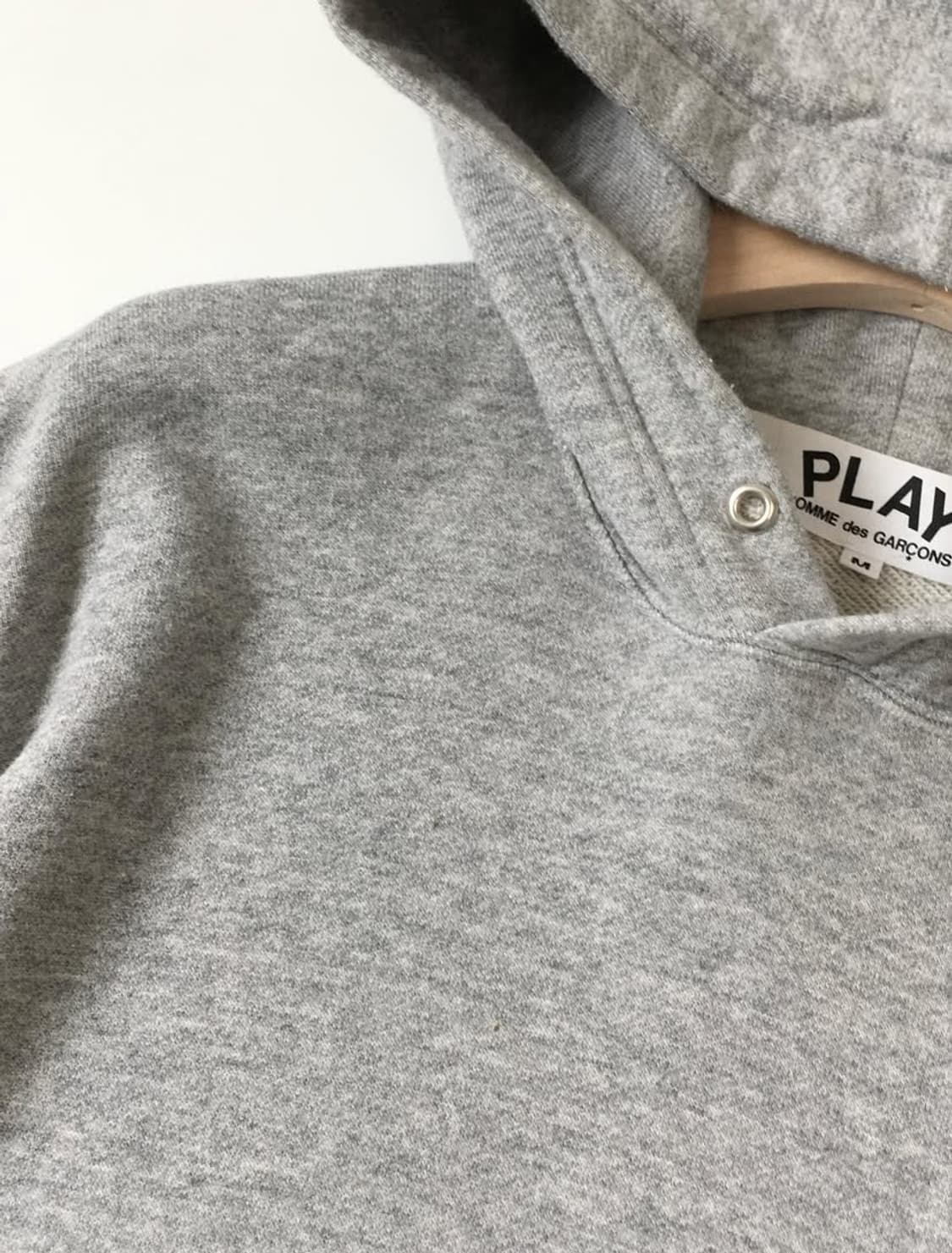 COMMEdeSGARCONS 꼼데가르송 레드와펜 그레이컬러 후드티 상품이미지5