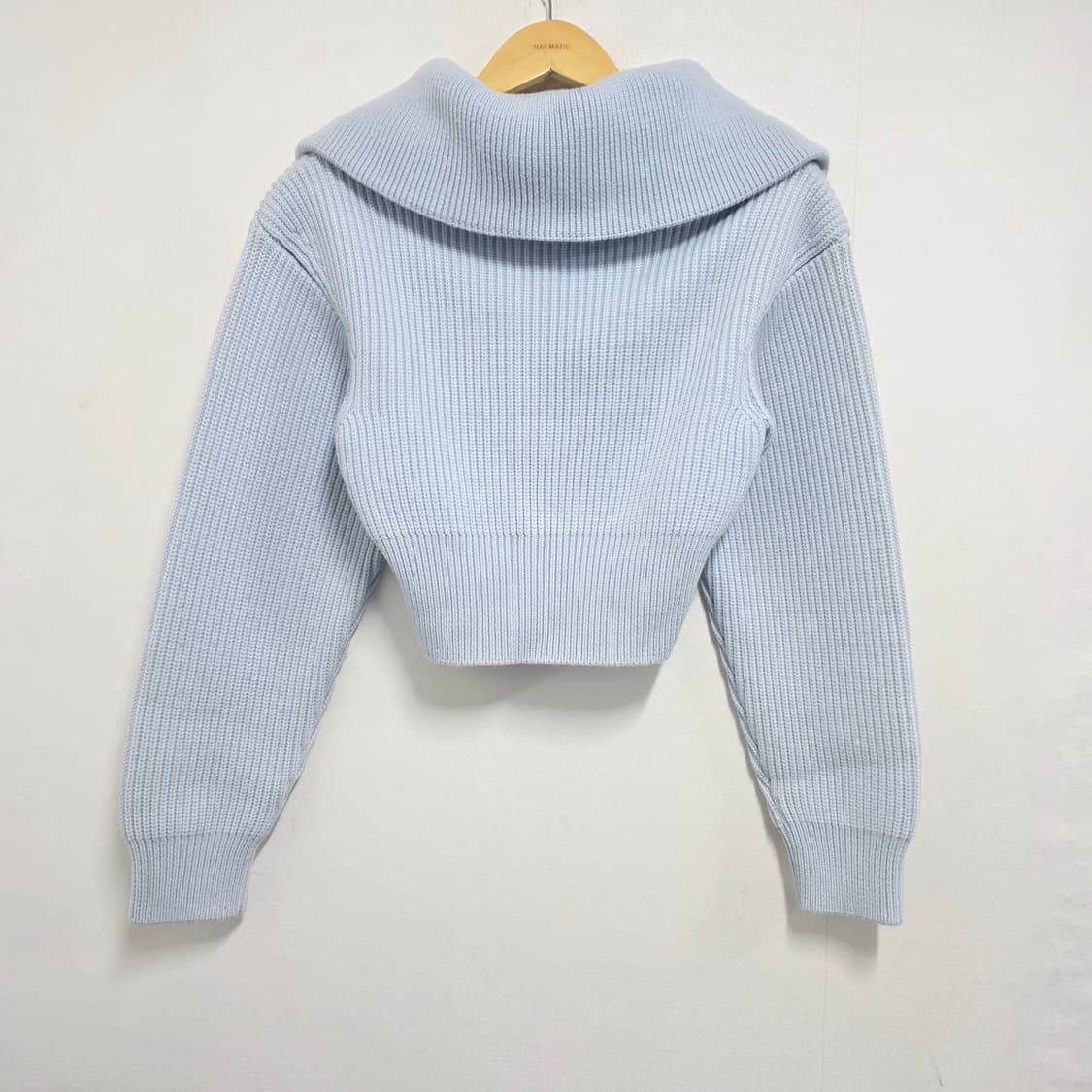 36) 자크뮈스 라 마이유 리소울 더블 칼라 스웨터 라이트블루 상품이미지4