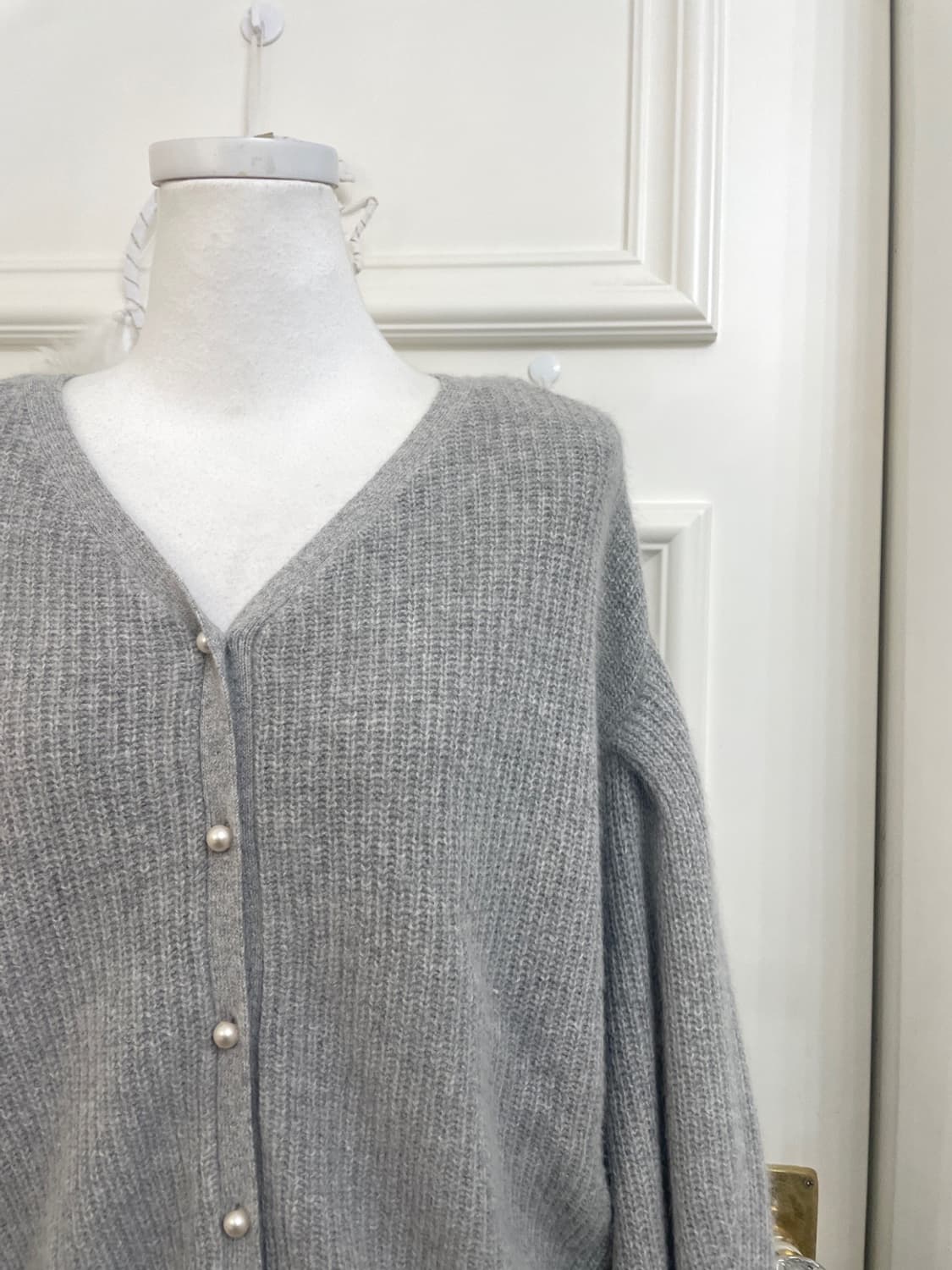 gray pearl button fox angora warm cardig 상품이미지6