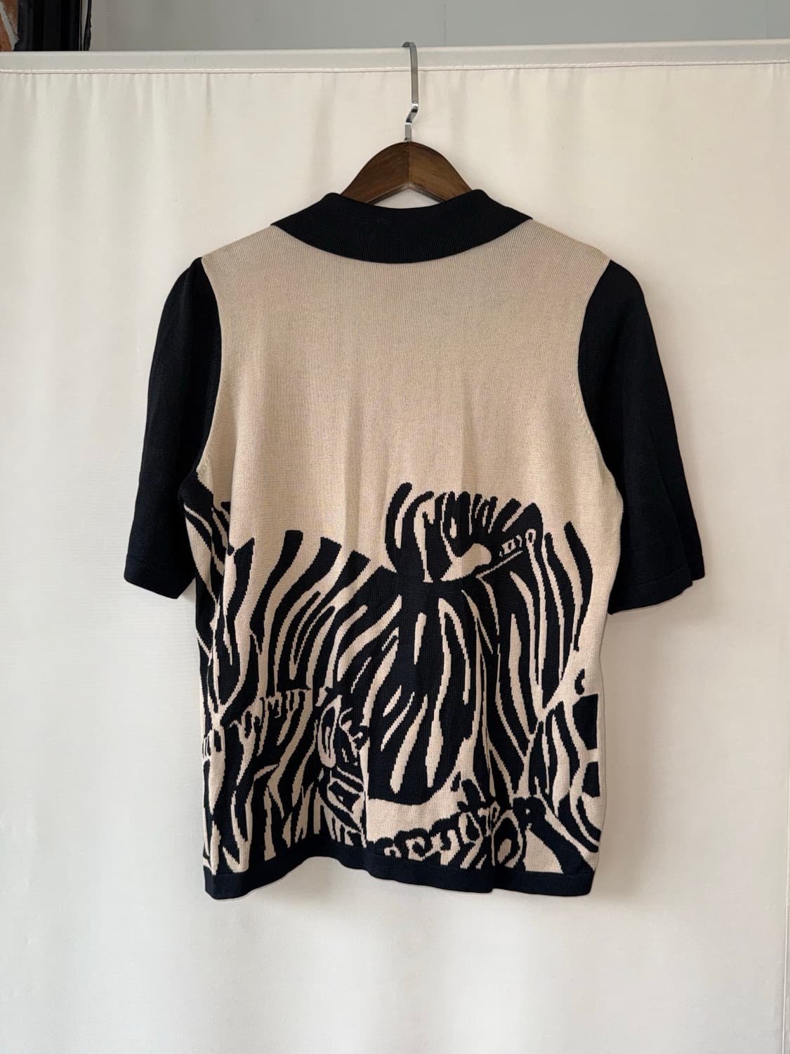 LEONARD SPORT 지브라 패턴 반팔 니트 폴로 톱 상품이미지3