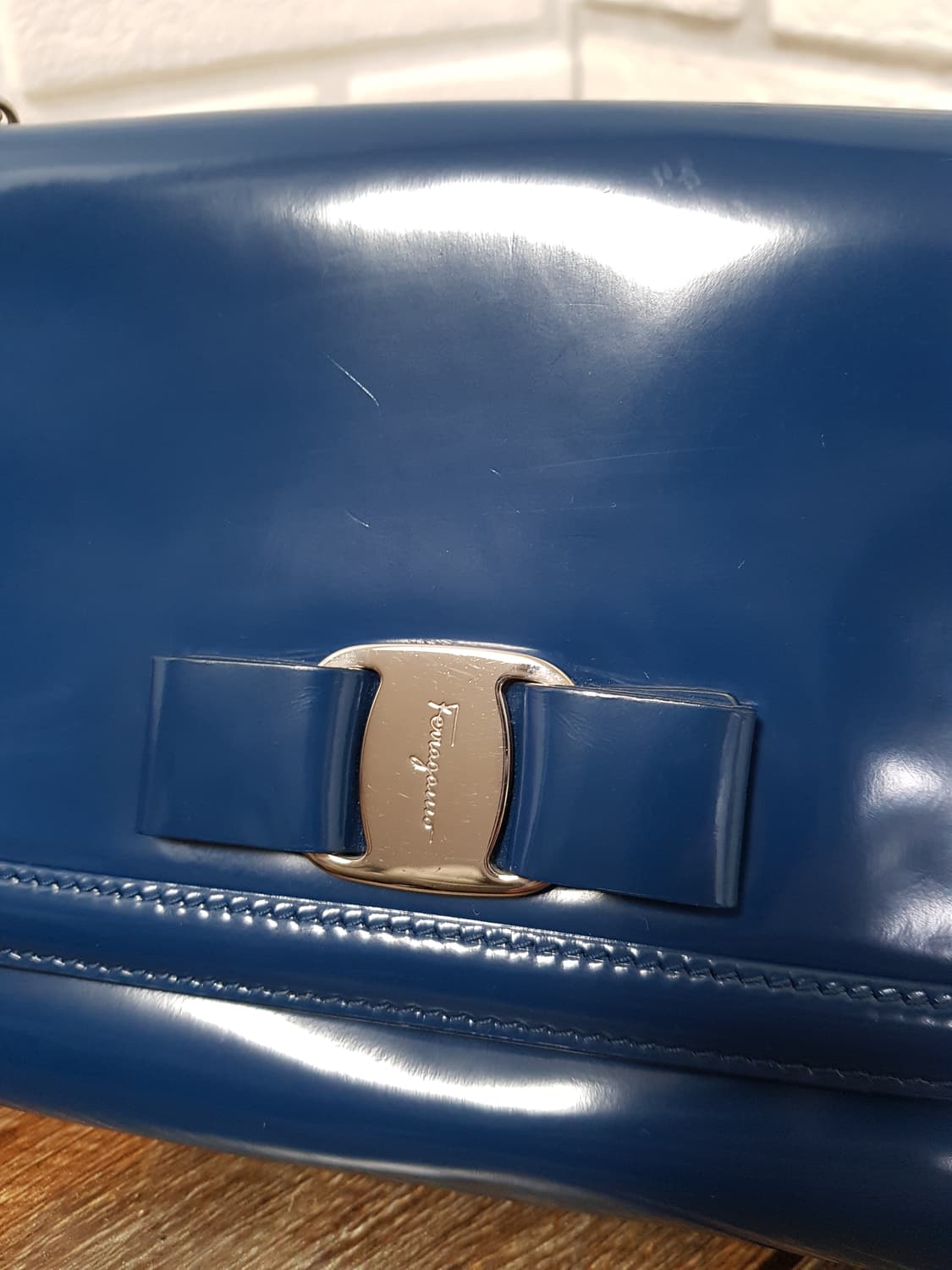 [정품] 페라가모 바라 페이던트 체인 미니크로스백 상품이미지3