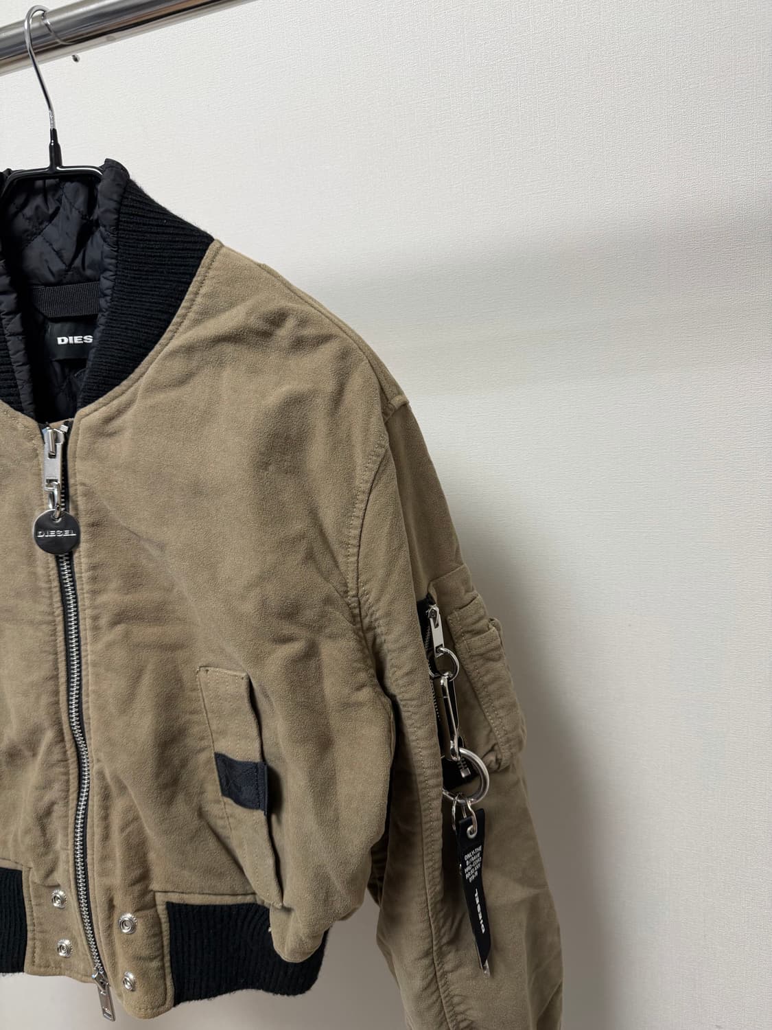 DIESEL Back-Zip Cropped Bomber Jacket 상품이미지3