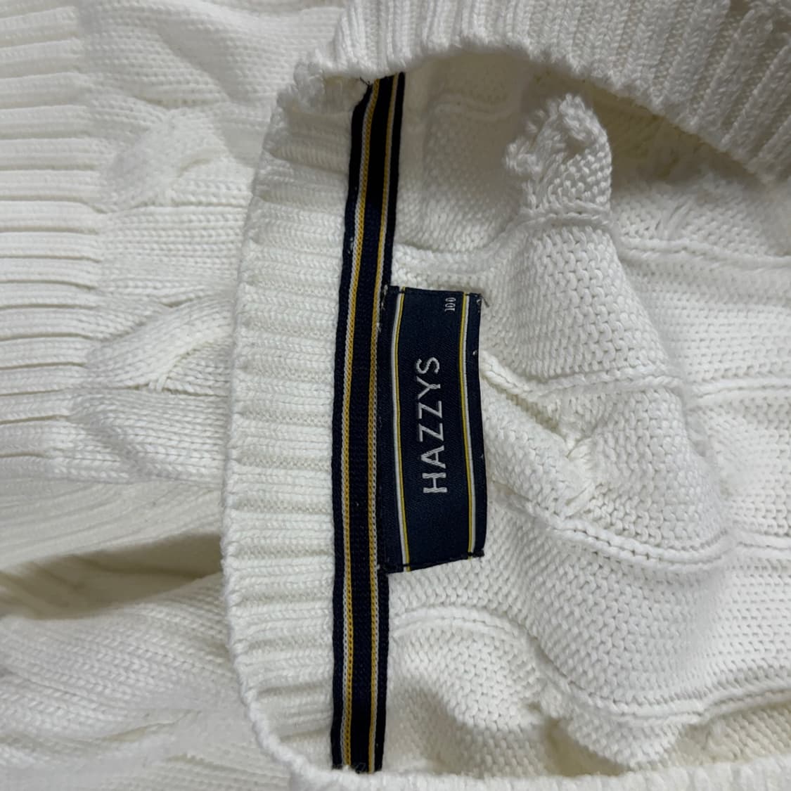 [100] 헤지스 남성 화이트 면 케이블 긴팔 니트 상품이미지6