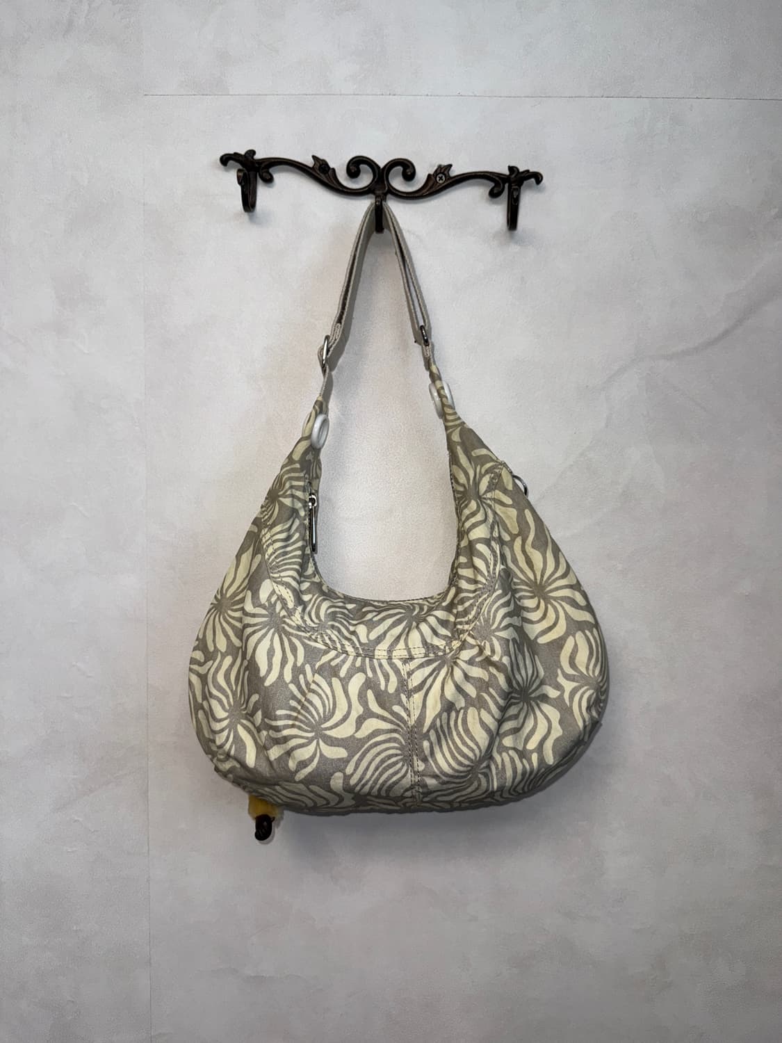 Kipling ash beige flower ribbon hobo bag 상품이미지4