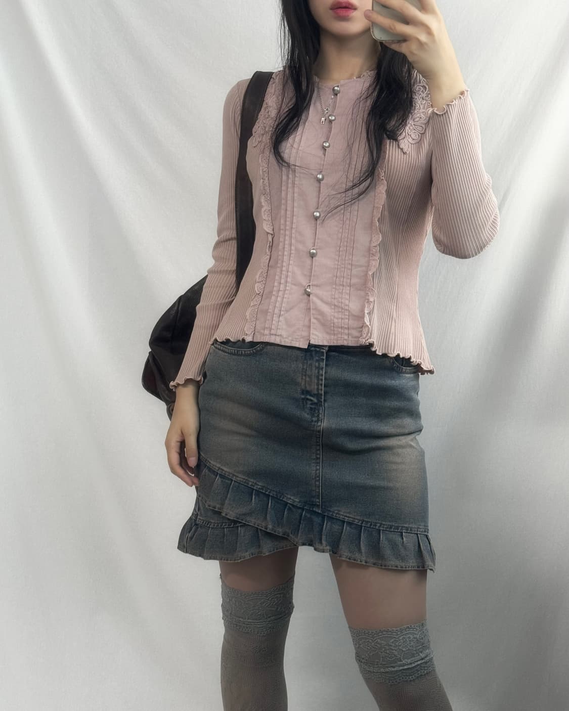 핀턱 레이스 러플 버튼 탑 상품이미지2