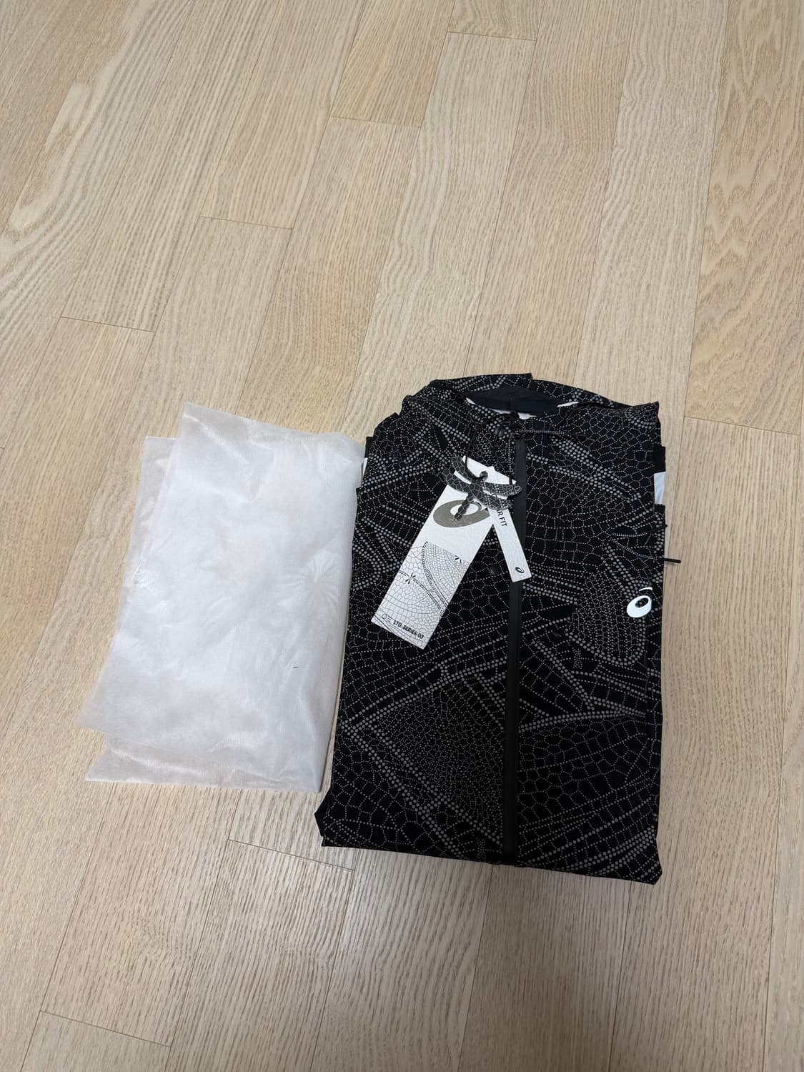 (L) 아식스 맨 리미티드 시리즈 라이트쇼 자켓 퍼포먼스 블랙 상품이미지10