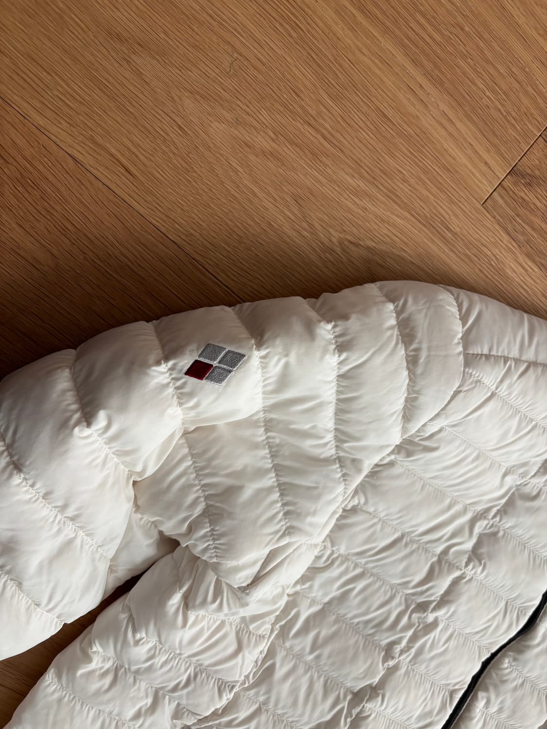 몽벨 여성 덕다운 경량 패딩 S (90) 상품이미지2