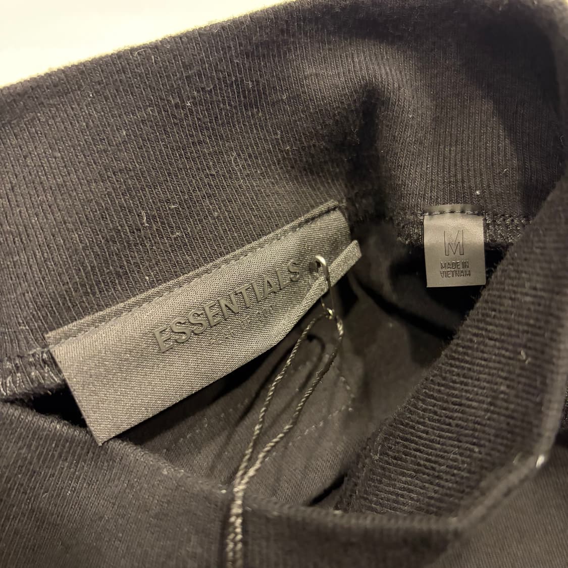[M] 23ss 에센셜 Fear Of God 반팔 블랙 C182 상품이미지4