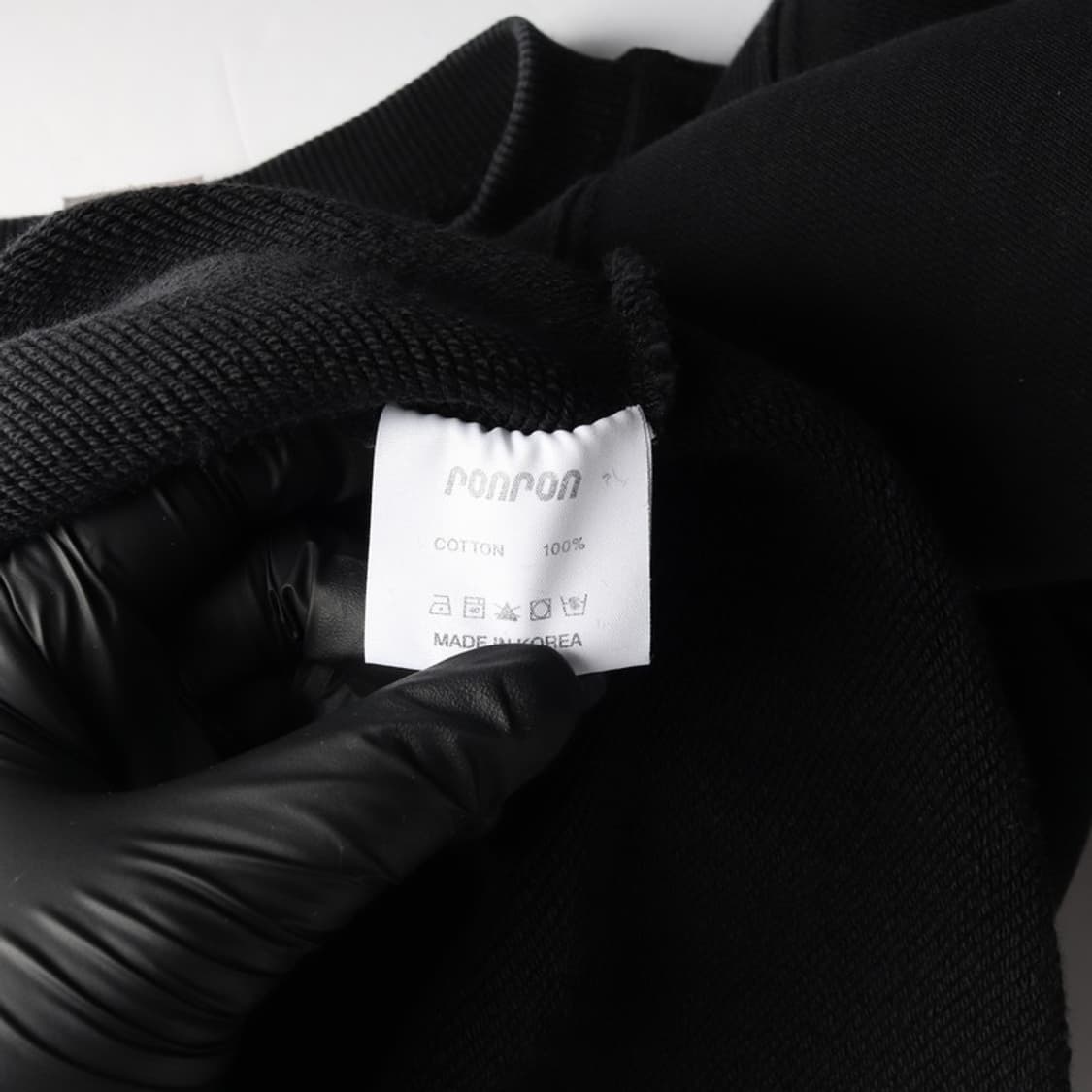 RONRON 사선 버튼 디테일 스웻셔츠 블랙 F 상품이미지6