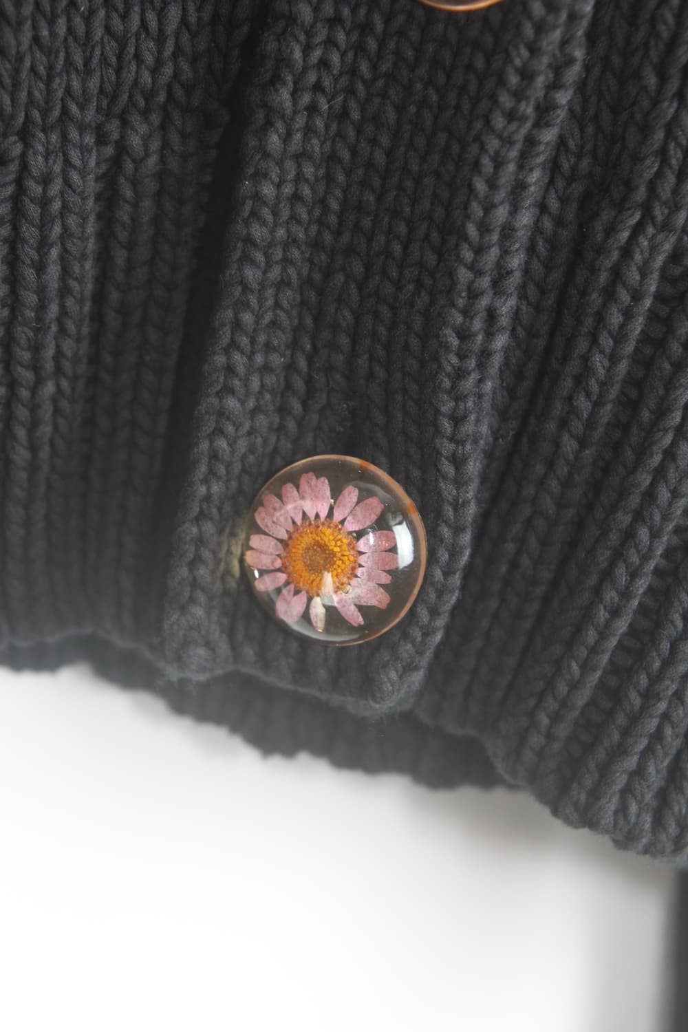 오프닝세레모니 20SS 플라워 버튼 코튼 크롭 가디건 상품이미지5