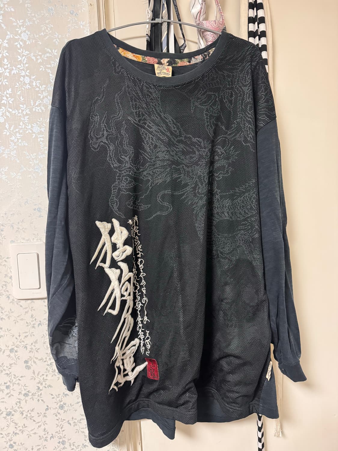 Dog town 긴팔티 자수 상품이미지1