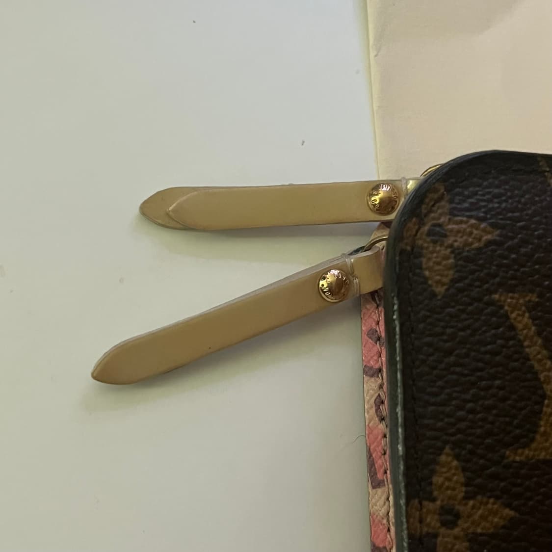 루이비통 인솔라이트 장지갑 모노그램 지갑 레오파드 빈티지 갸루 상품이미지2