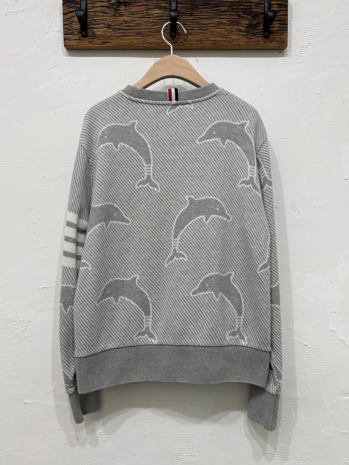Thom Browne 톰브라운 그레이 돌핀 맨투맨 상품이미지6