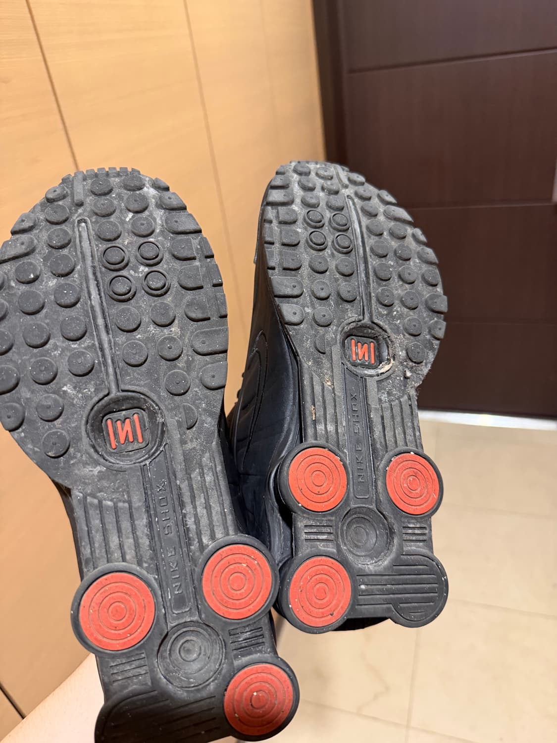 (W) 나이키 샥스 R4 블랙 상품이미지5