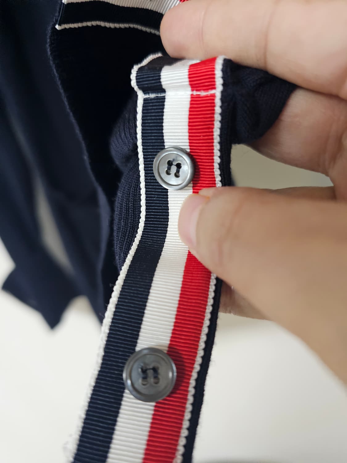 톰브라운 사선완장 메리노울가디건(2/오케이몰정품) 상품이미지4