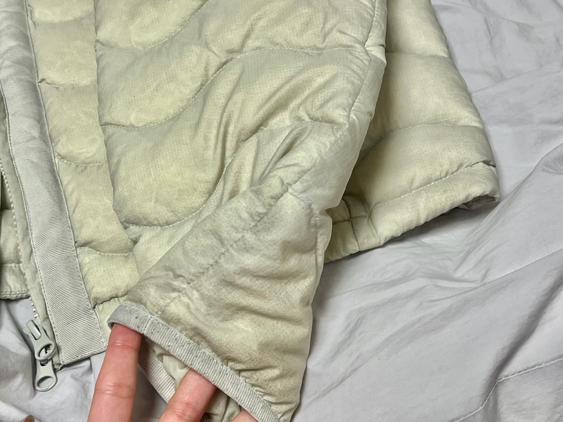 더콜디스트모먼트 푸퍼 자켓 웨이브 물결 경량 패딩 라이트 그레이 상품이미지3