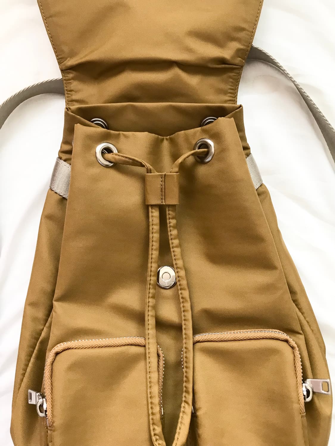 Minitmute 미닛뮤트 클로 백팩 카키 상품이미지3