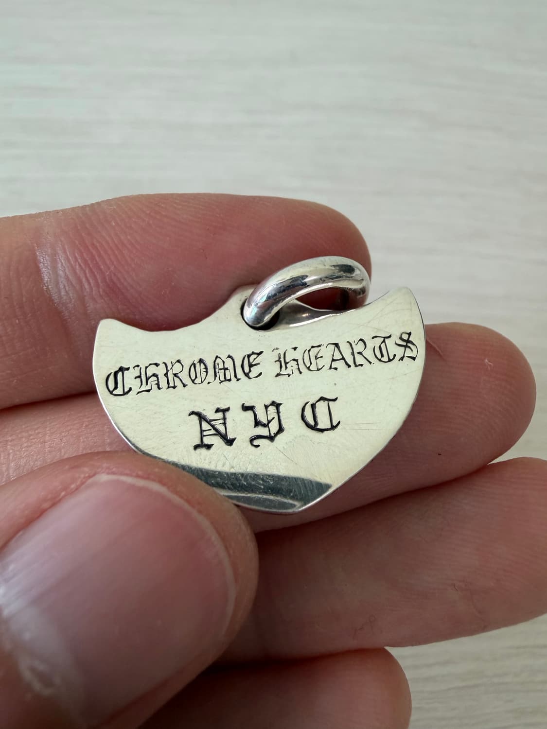 크롬하츠 nyc 쉴드 참 펜던트 트링킷 상품이미지1