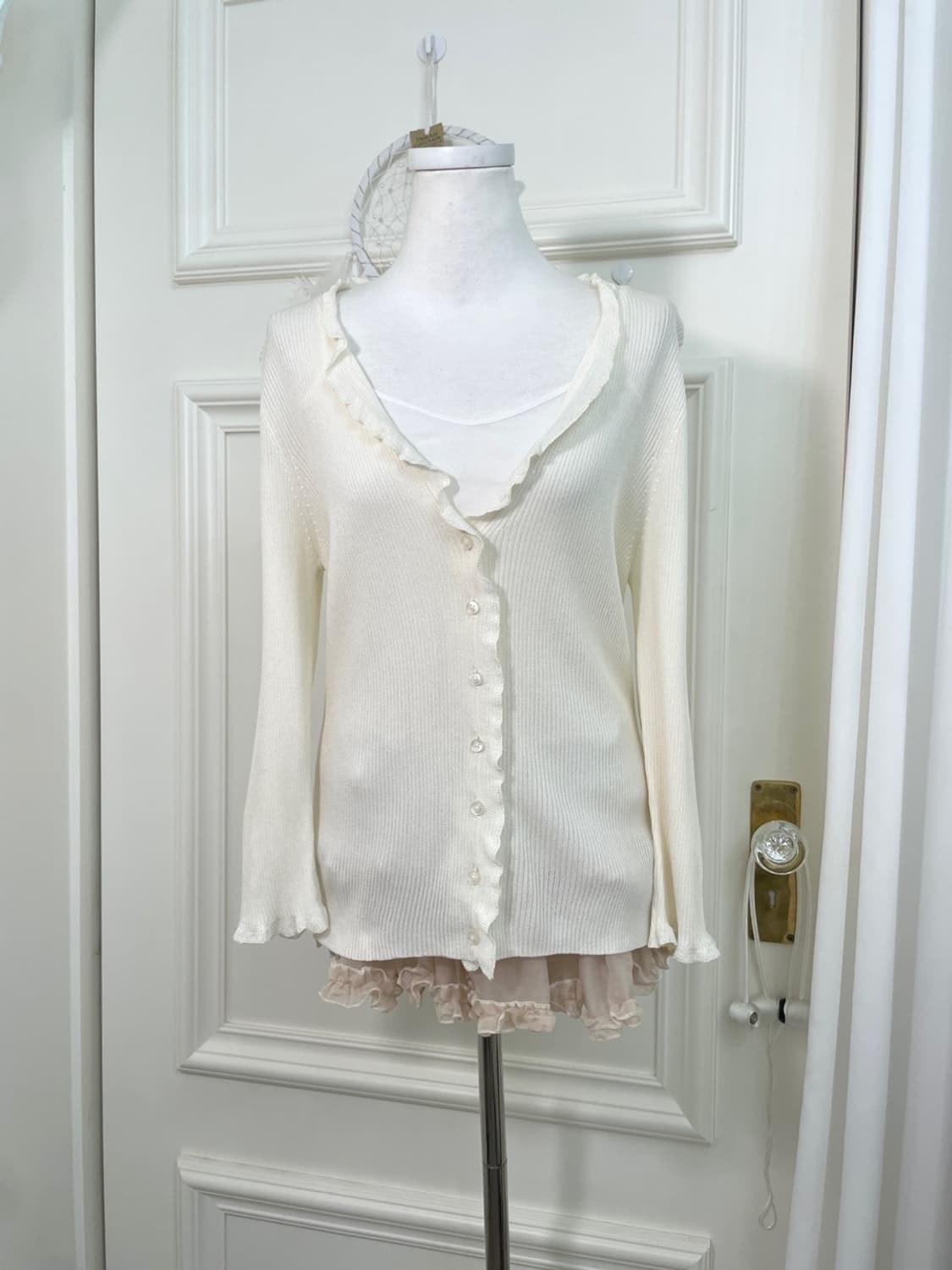 ivory frill v-neck rib cardigan(size-40) 상품이미지1