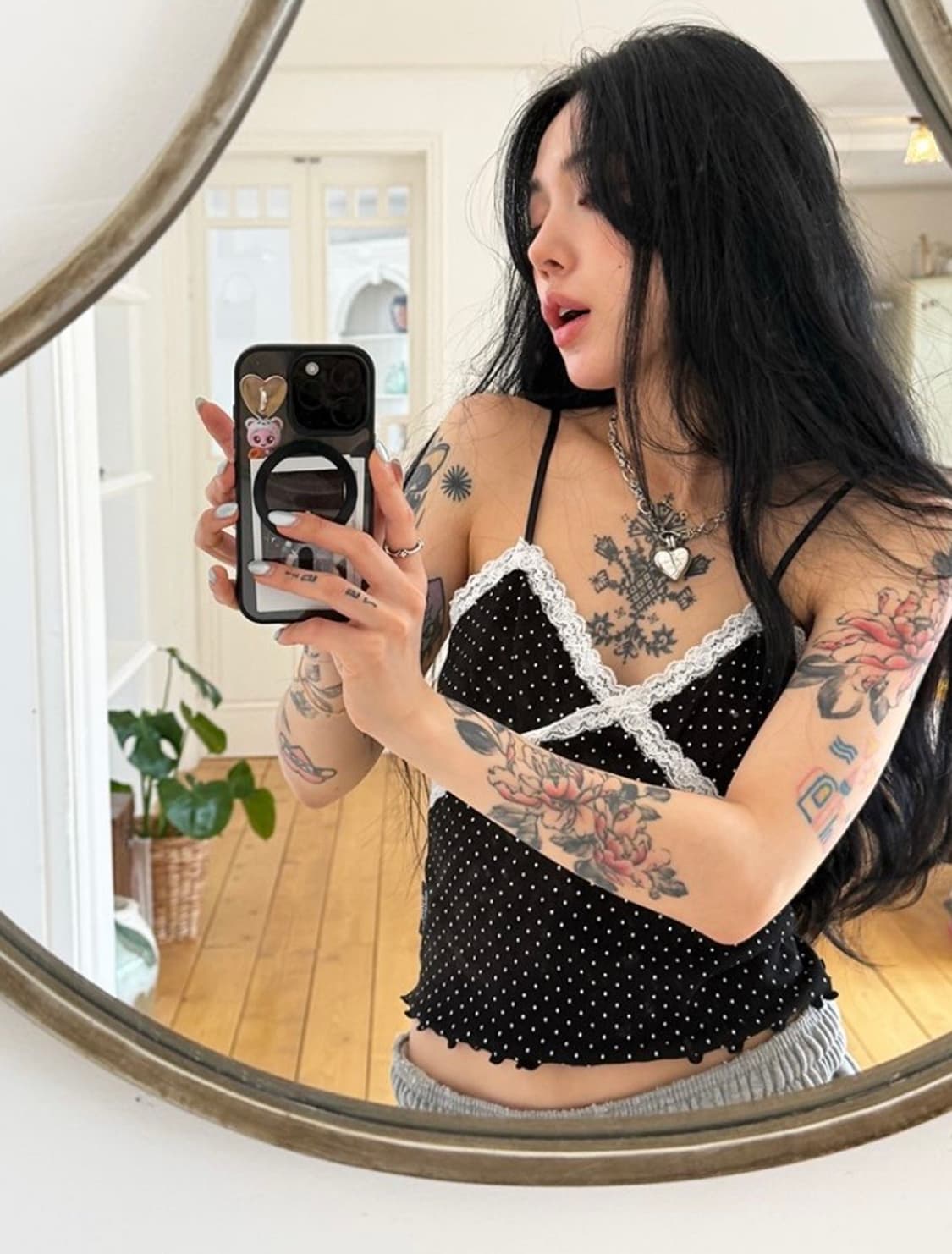 더미스테리어스호텔 도트 레이스 슬리브 상품이미지1