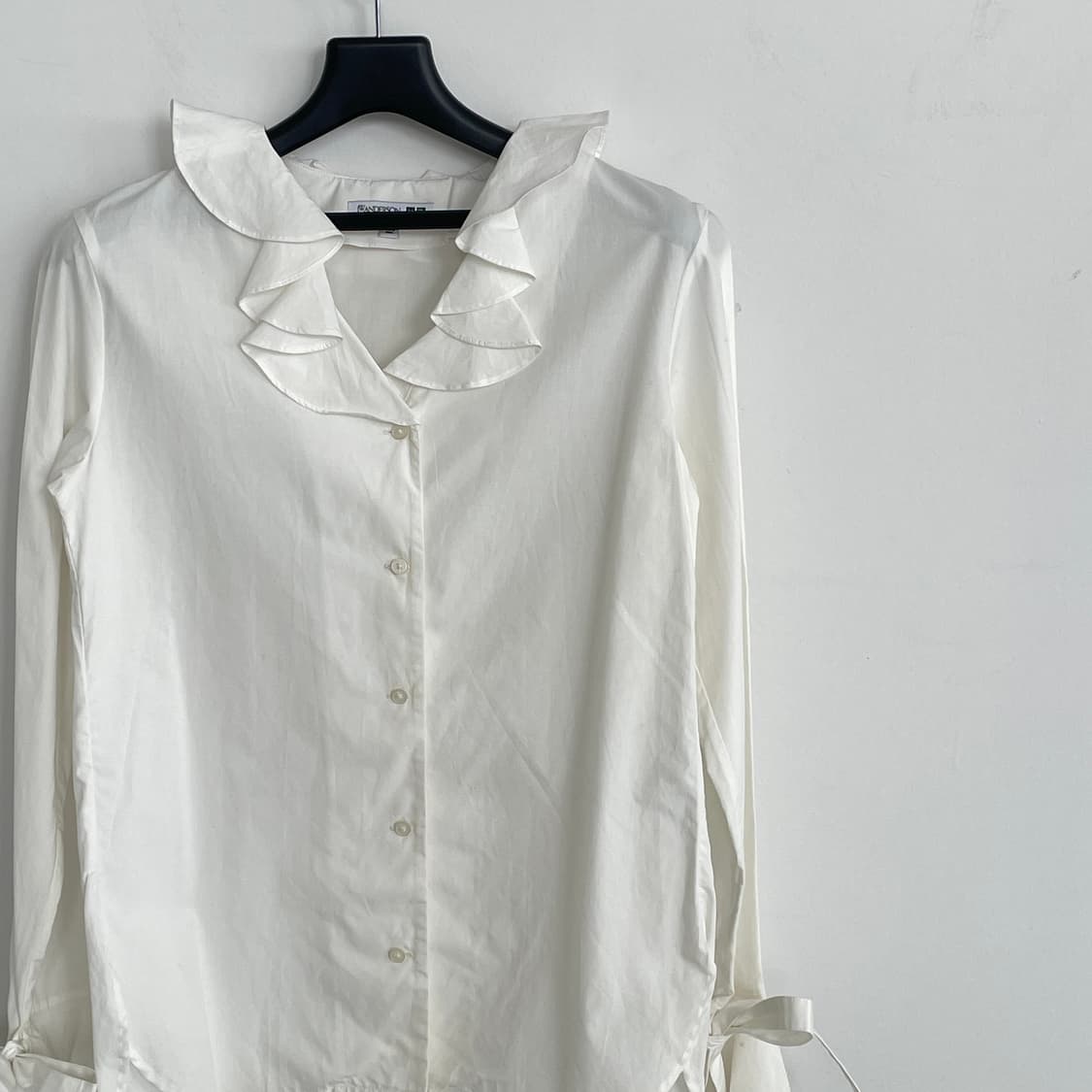 유니클로 jw앤더슨 프릴 코튼 셔츠 상품이미지3