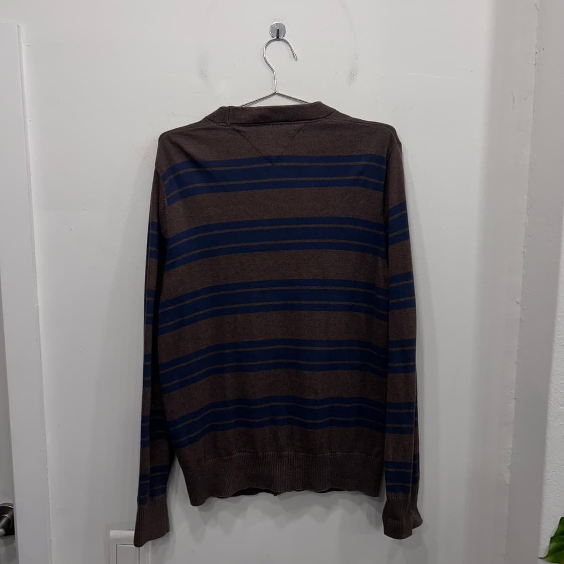 타미힐피거 투톤 스트라이프 브이넥 니트 가디건 상품이미지5