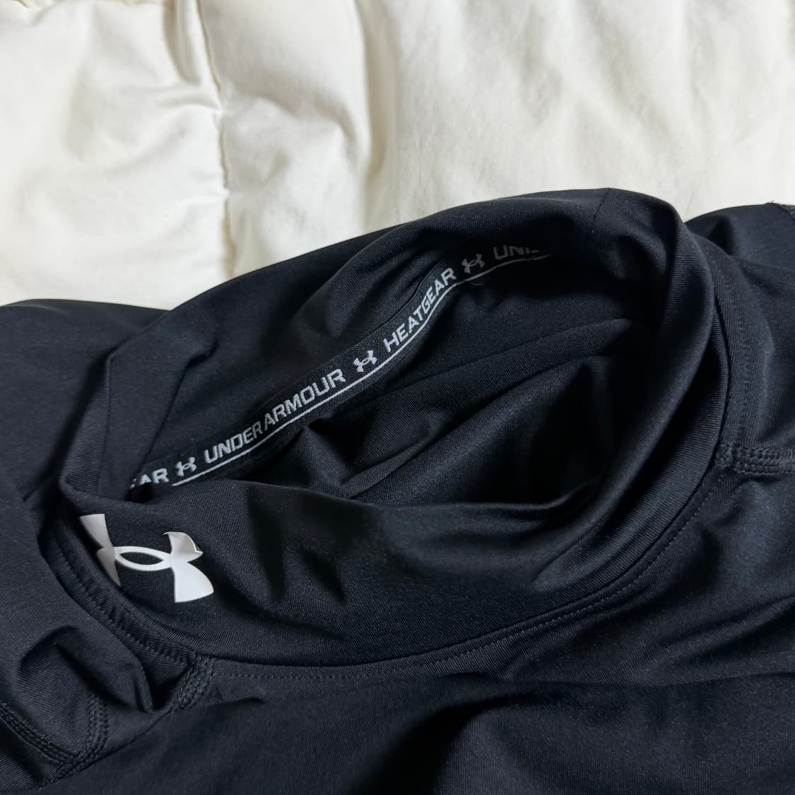 (XL) 언더아머 히트기어 컴프레션 긴팔티 블랙 상품이미지5