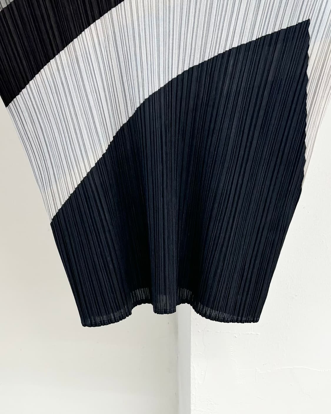 플리츠 플리즈 플리츠 배색 반팔 탑 상품이미지5