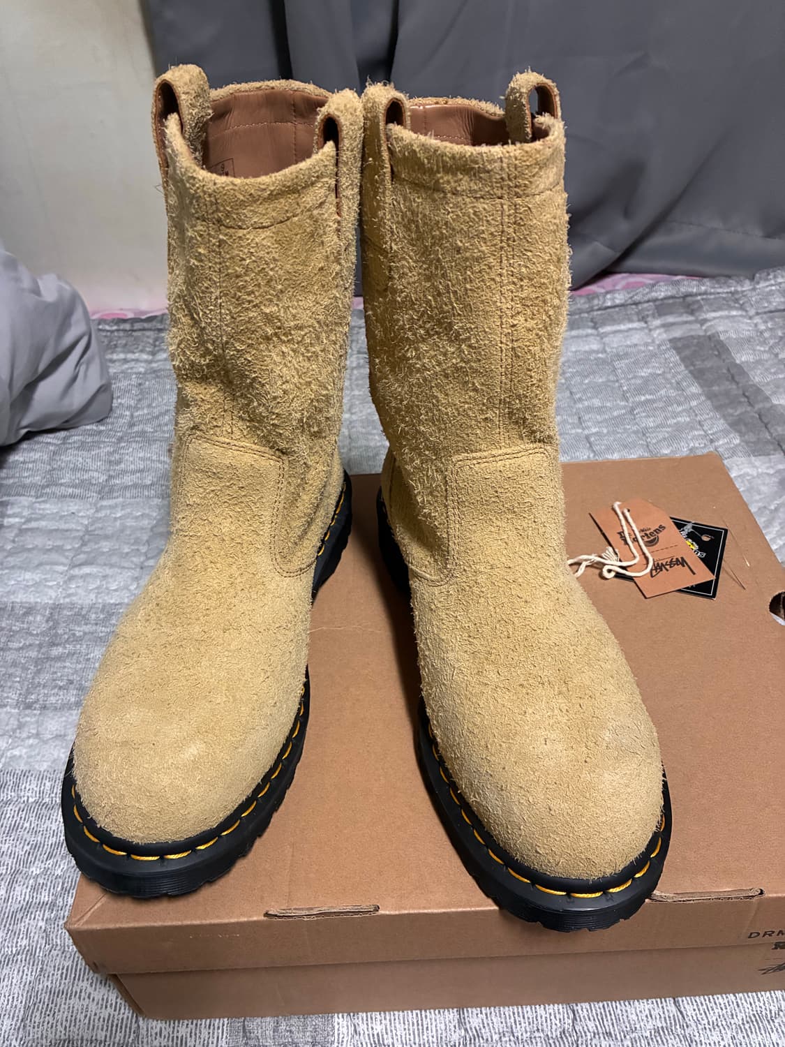 닥터마틴x스투시 데콘 스웨이드 엔지니어부츠 상품이미지1