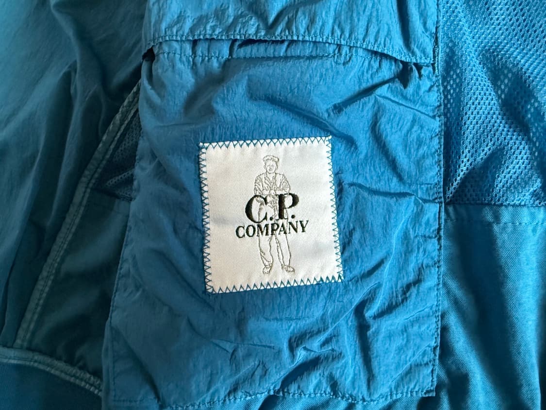 CP컴퍼니 크롬-R 렌즈 숏 봄버 자켓 상품이미지5