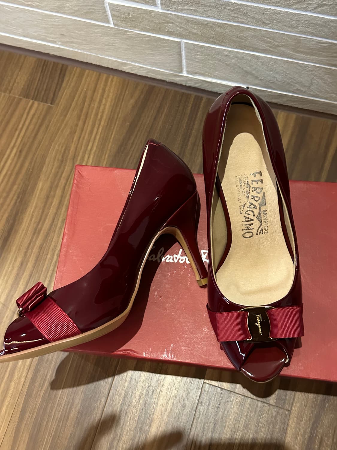 페레가모 버건디 펌프스  상품이미지1