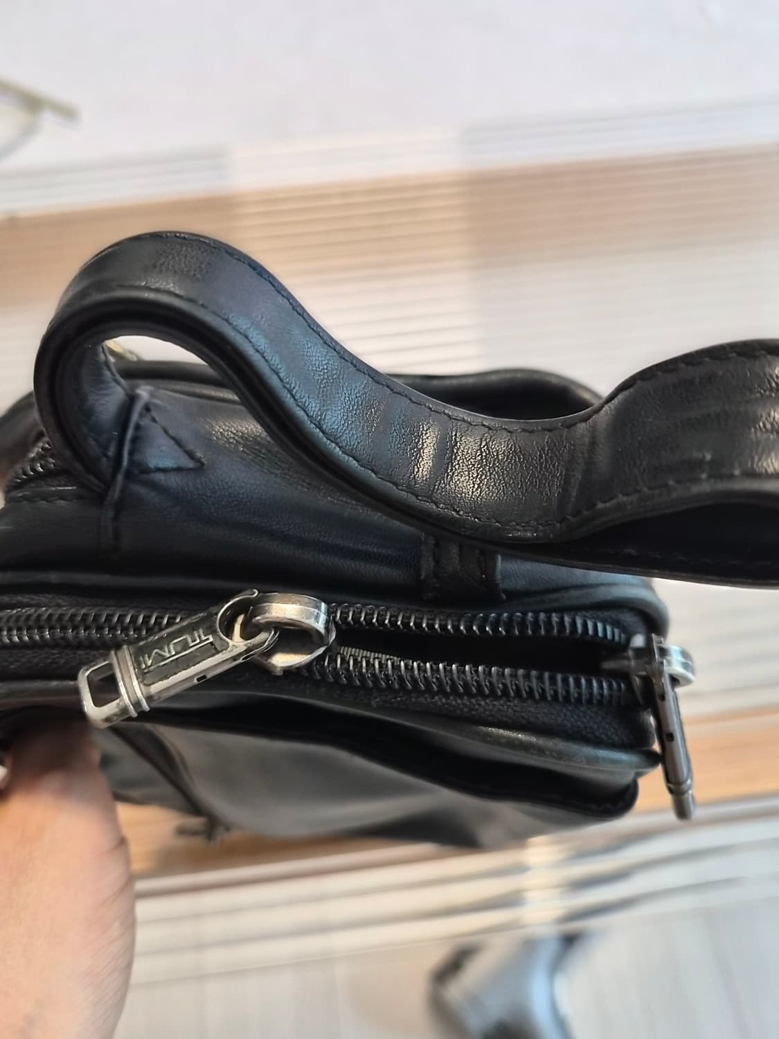 TUMI(투미)의 레더 클러치(세컨드백) 상품이미지6