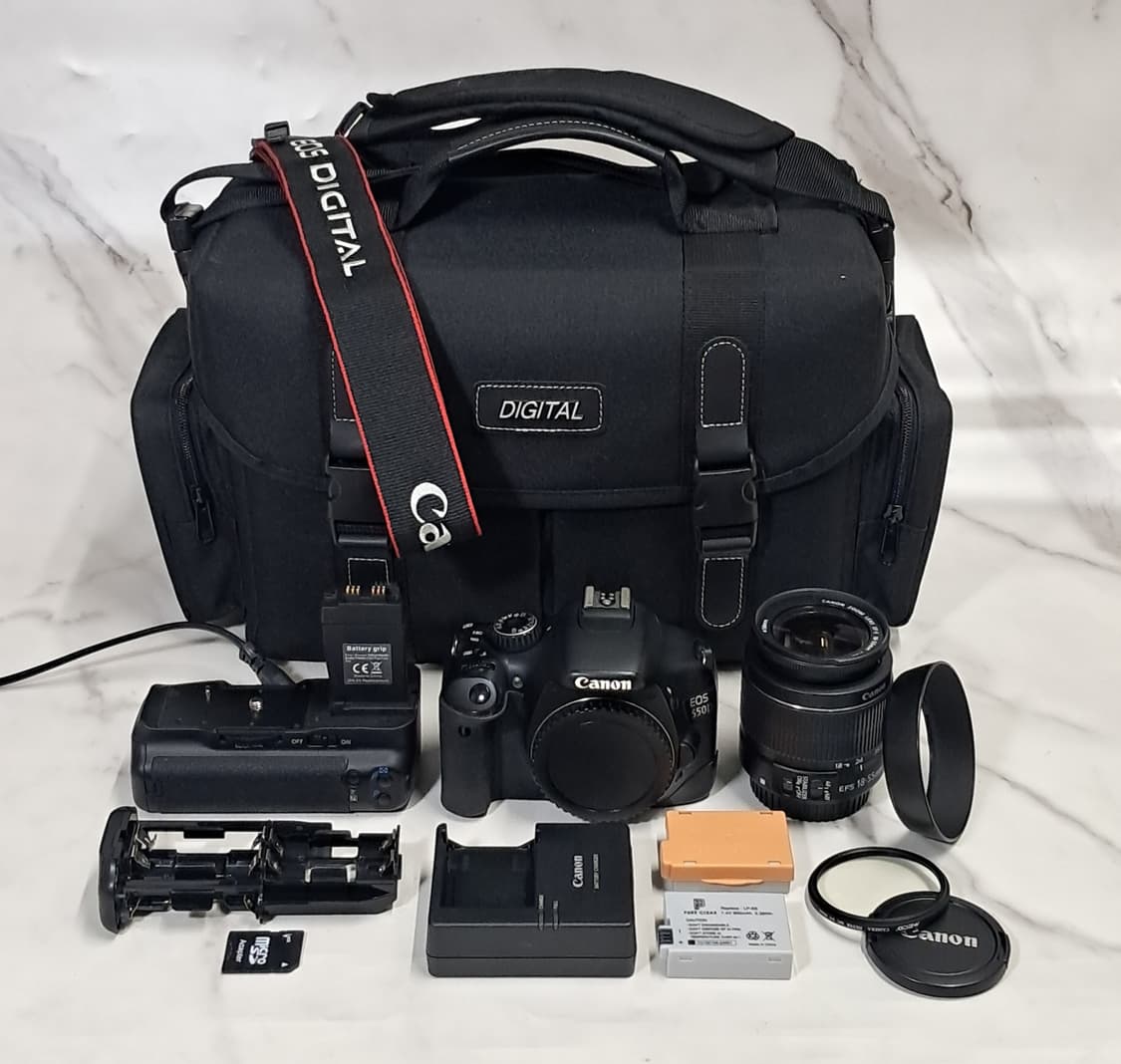 캐논 550D /18-55mm IS 2 렌즈 /세로그립 /가방 상품이미지9