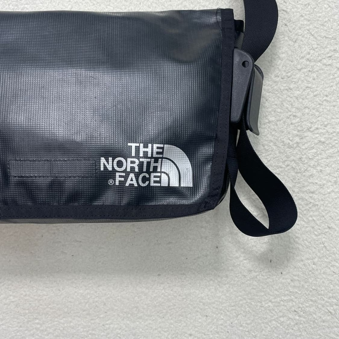 THE NORTH FACE 미니 메신저백 블랙 상품이미지2