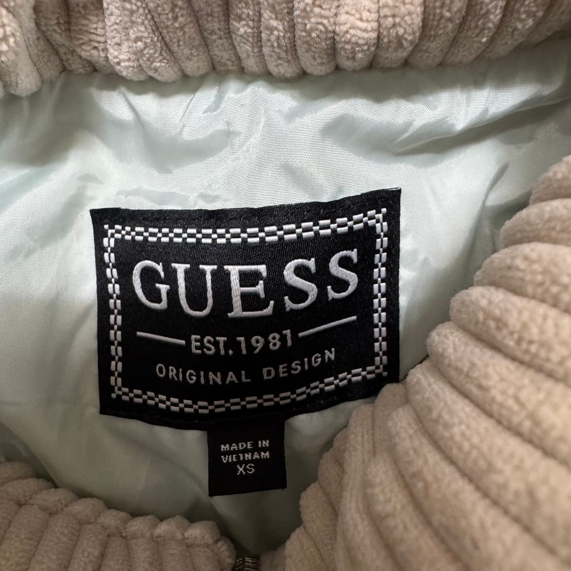 게스 덕다운 코듀로이 봄버패딩 상품이미지5