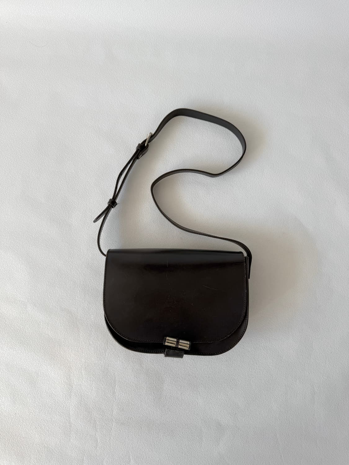 아페쎄(A.P.C) 레더 크로스백(초코브라운) 상품이미지1