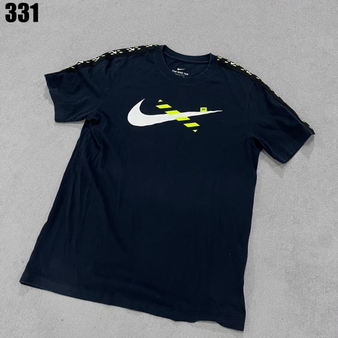나이키 블랙 스우시 반팔 상품이미지1