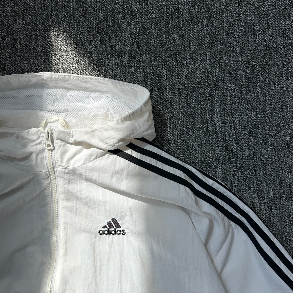 아디다스 트레포일 화이트 우븐 바람막이 상품이미지2