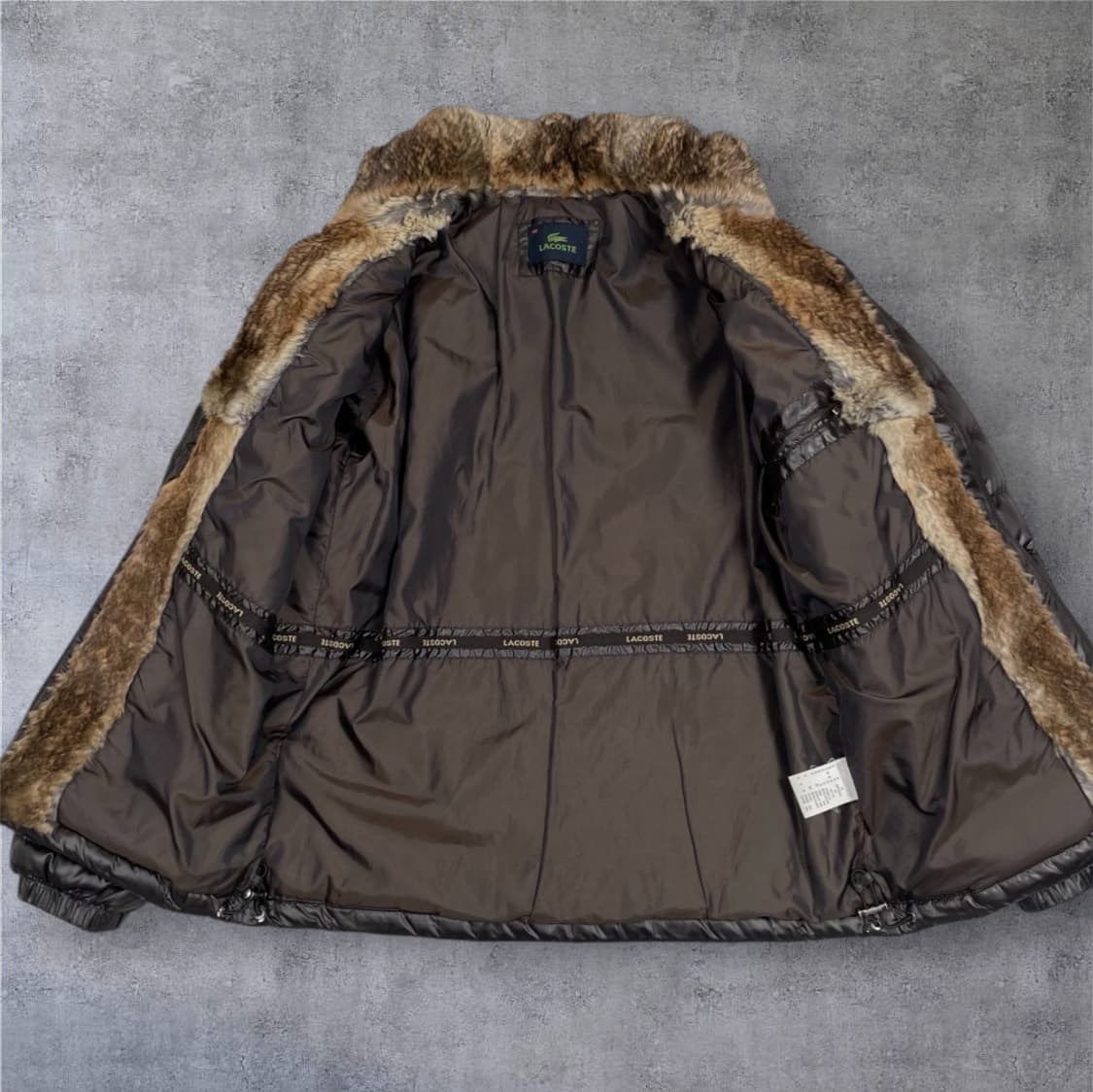 라코스테 Lacoste 딥브라운 넥 퍼 덕다운 패딩 48(95) 상품이미지4