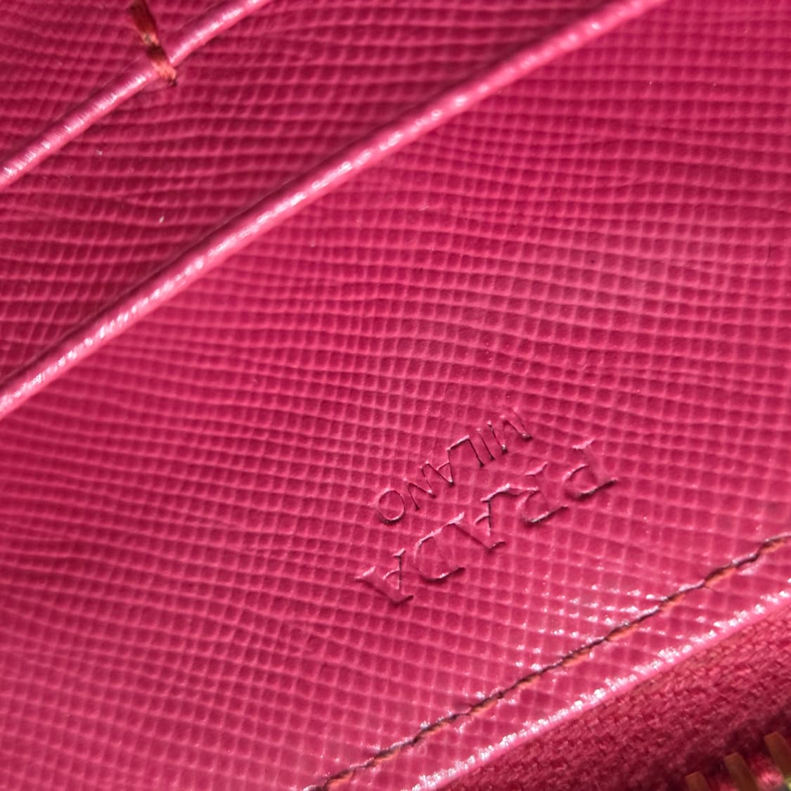 프라다 삼각로고 장지갑 상품이미지8