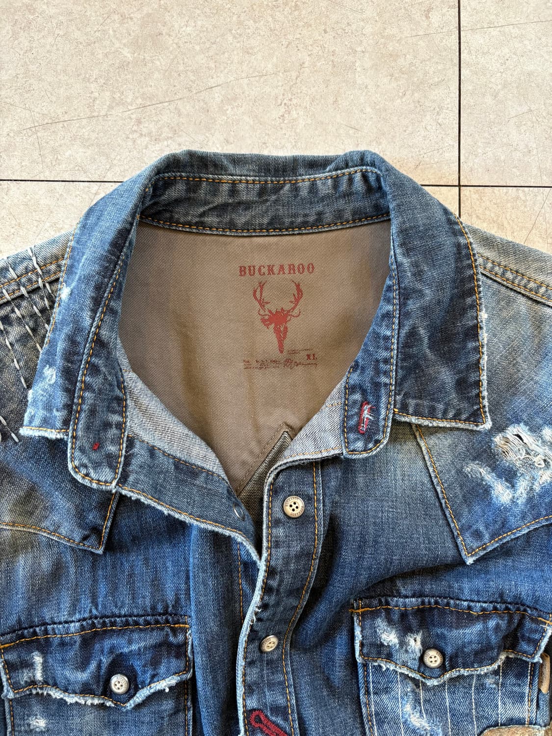 버카루 데미지 디테일 웨스턴 데님 셔츠 상품이미지3