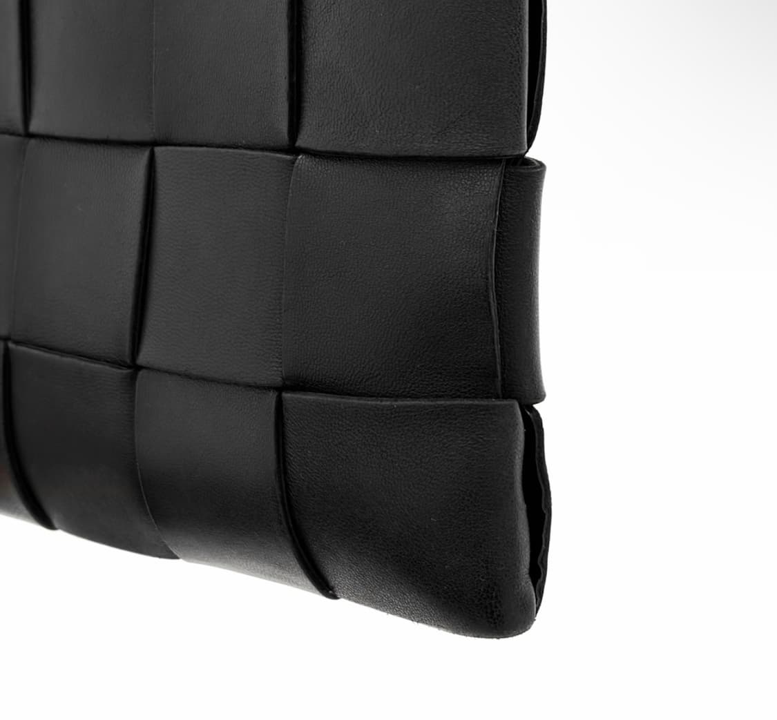 [S] 보테가베네타 인트레치아토 레더 카세트 클러치백 스몰 블랙 상품이미지5