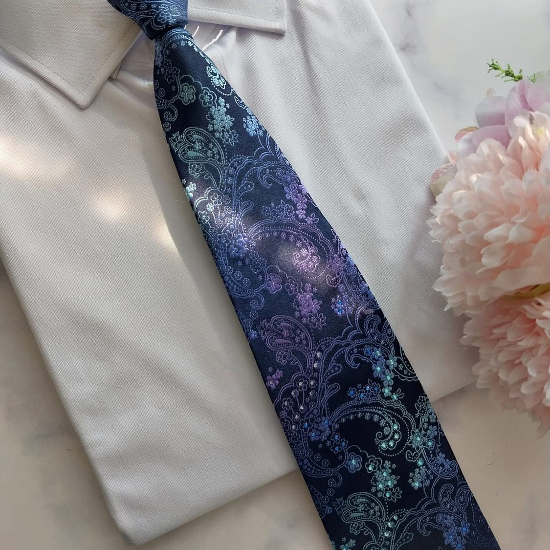 니나리치 실크 네이비 플라워 패턴 넥타이 9cm A등급 K1125
 상품이미지10