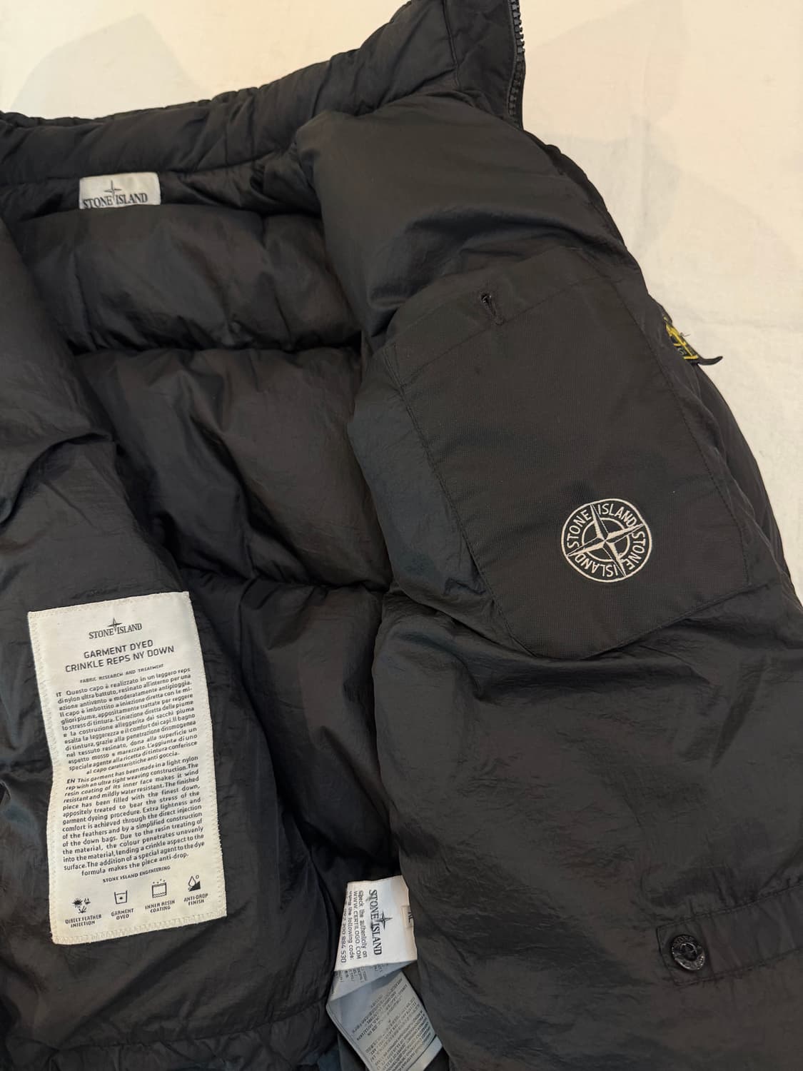 17FW 스톤아일랜드 크링클랩스 가먼트 다이드 패딩 블랙 상품이미지6
