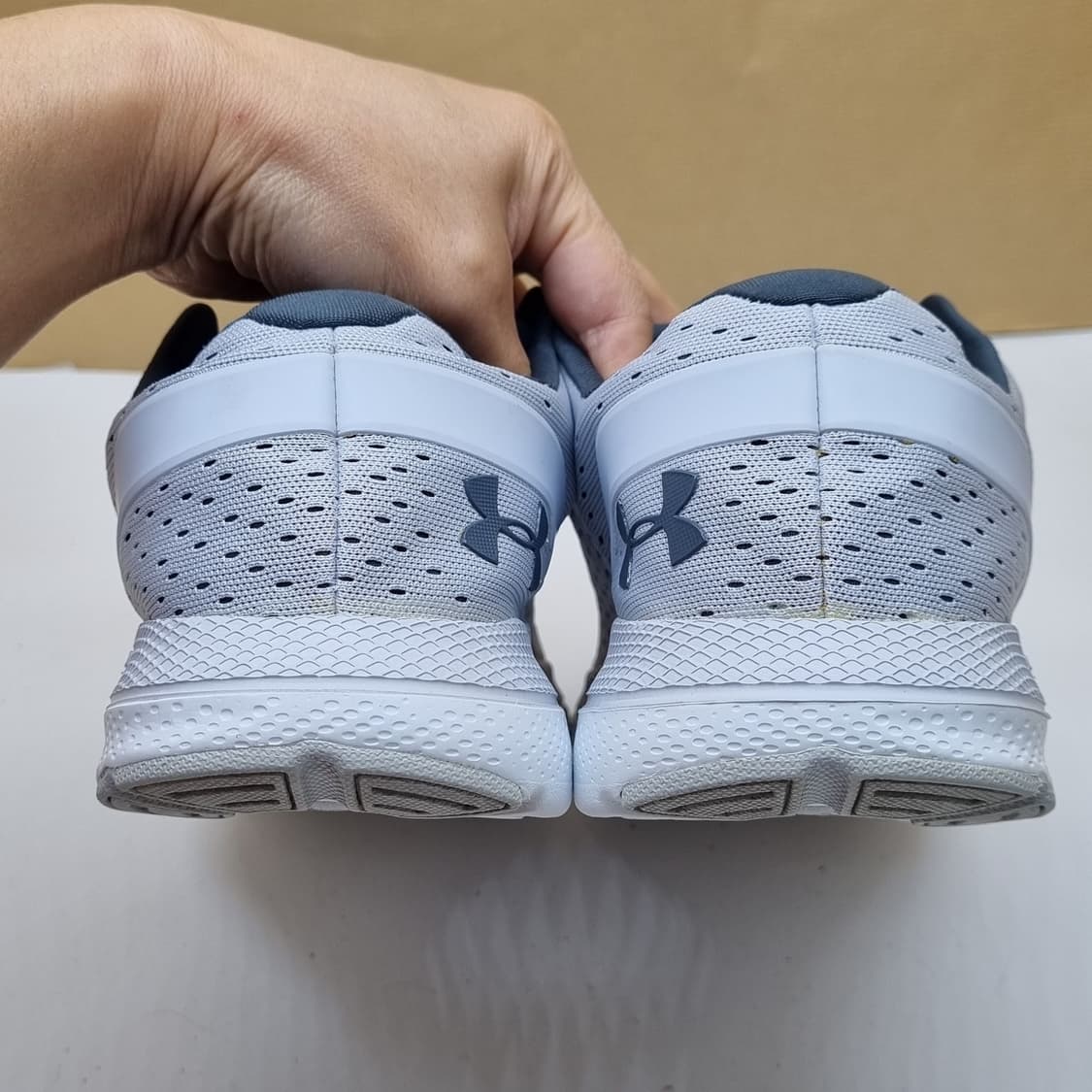 언더아머 차지드 임펄스 남성런닝화275. 상품이미지4