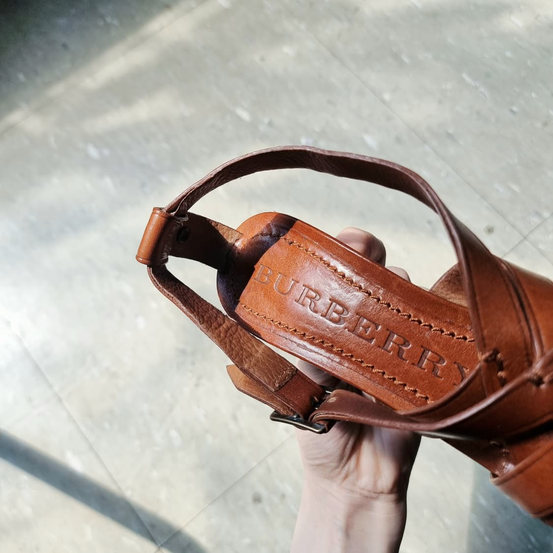 버버리 가죽 샌들 오픈토힐 스트랩힐 구두 슈즈 신발 (230/표기36) 상품이미지7