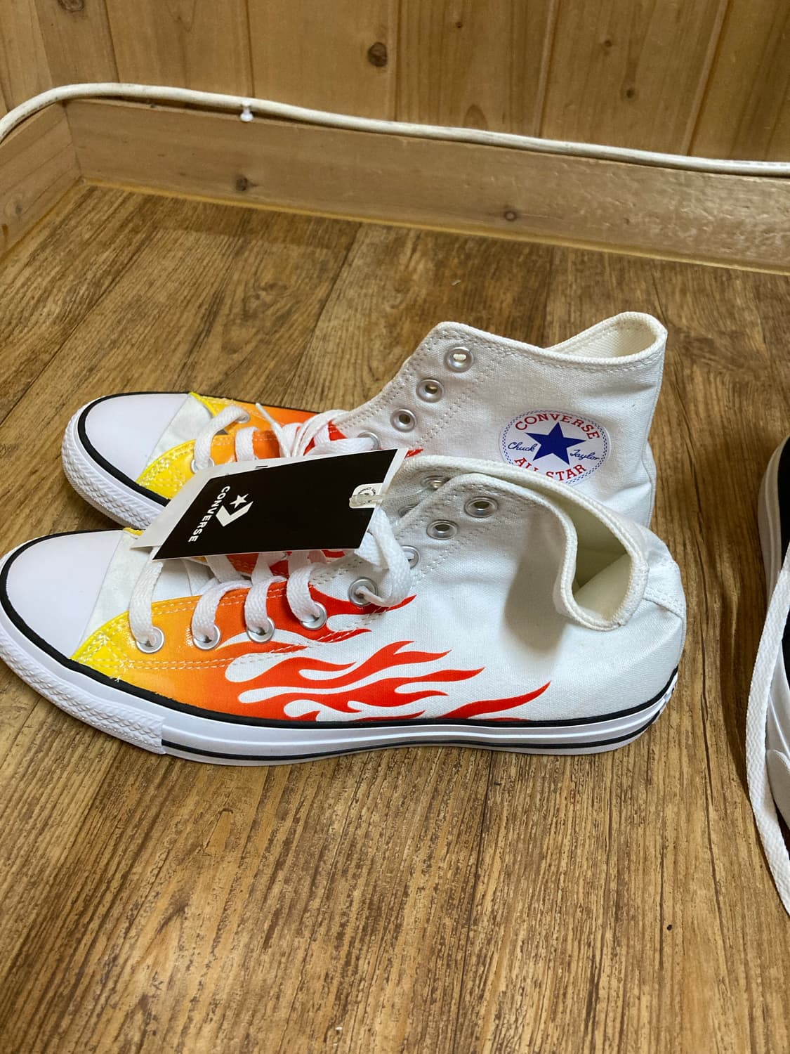 270 컨버스 플레임 하이 화이트  상품이미지1